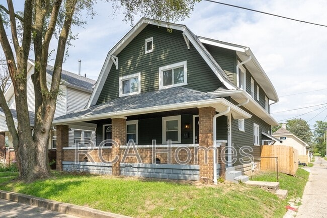 Building Photo - 1601 Villa Ave