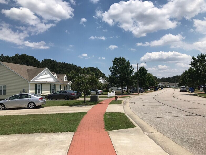 Building Photo - 3308 Whitlock Dr N