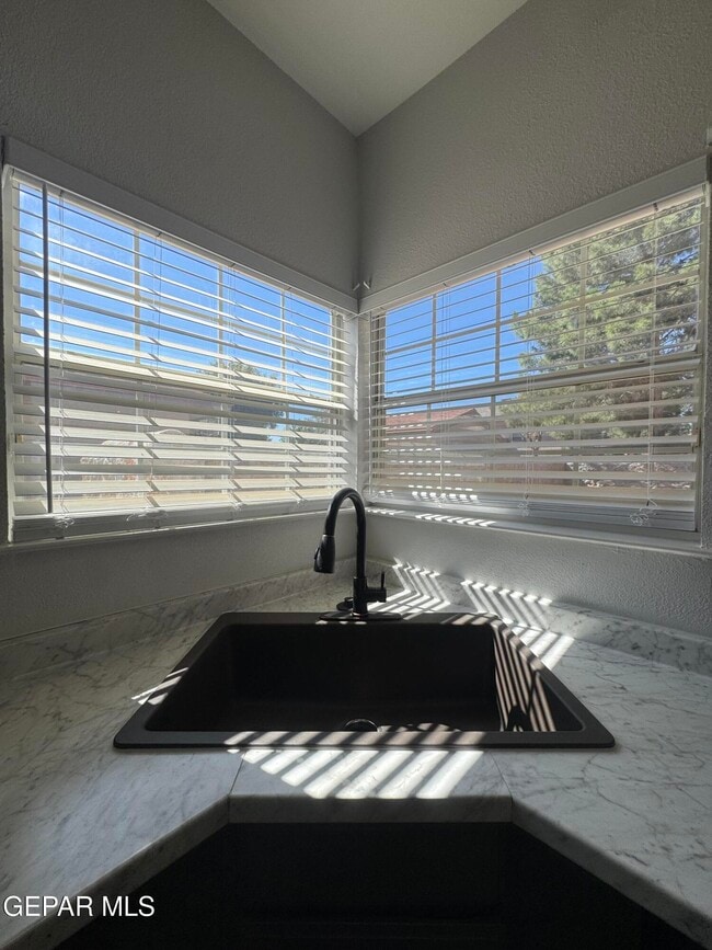 Building Photo - 485 Jeweled Mesa Ct