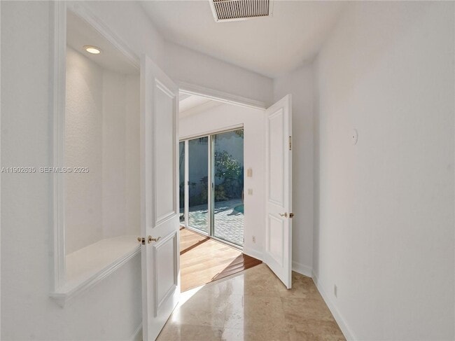 Building Photo - 16291 Bristol Pointe Dr