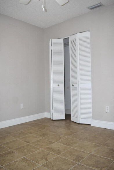 Building Photo - 826 Palama Way