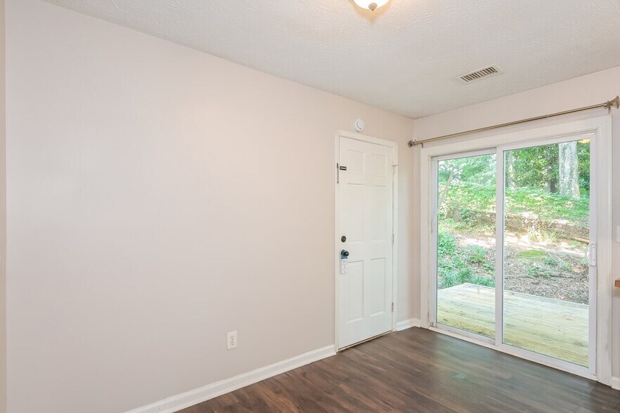 Building Photo - 405 Rill Crest Ct