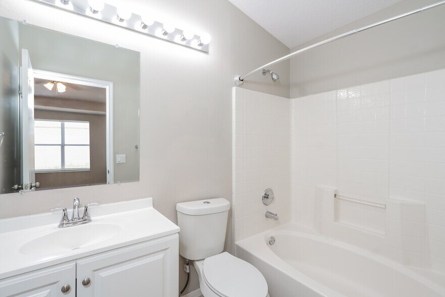 Building Photo - 1038 Harvest Moon Dr