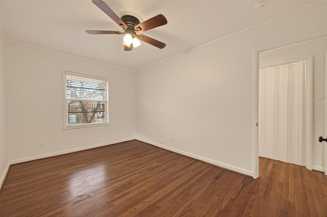 Building Photo - 2021 Southgate Blvd