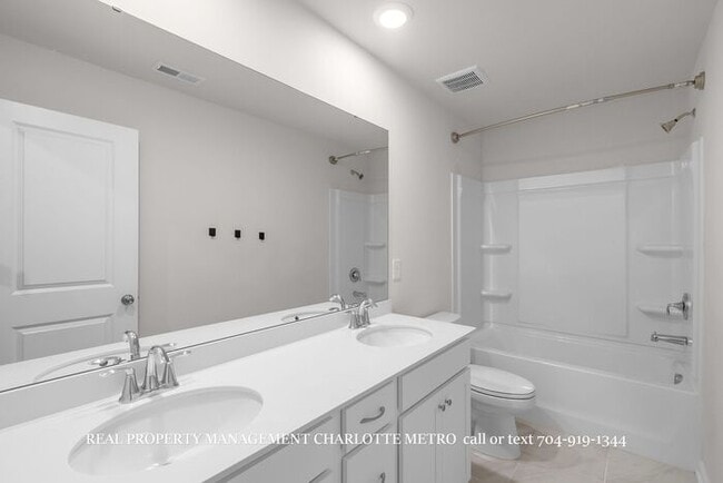 Building Photo - Stunning 4-BR Home on Wooded Cul-De-Sac Lot in Brightwater – Minutes from Rivergate!