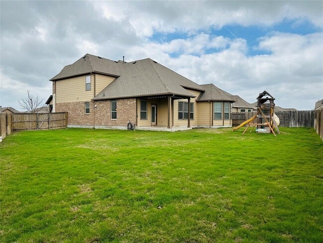 Building Photo - 3308 De Torres Cir