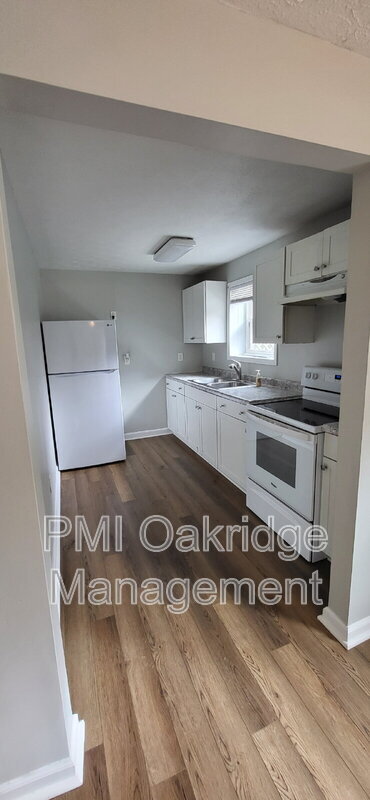 Building Photo - 3479 S Waynesville Rd