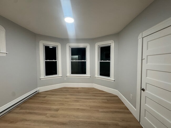 Building Photo - 16 Ashton St