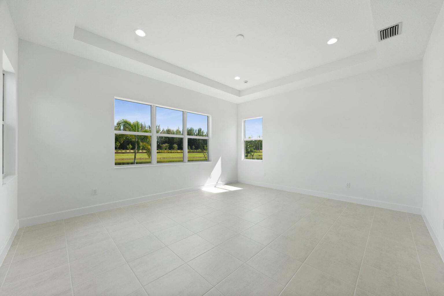 Building Photo - 15144 Wildwood Cir