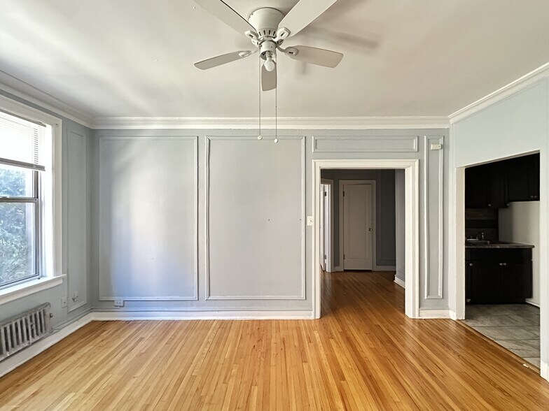 Building Photo - 1369 W Estes Ave