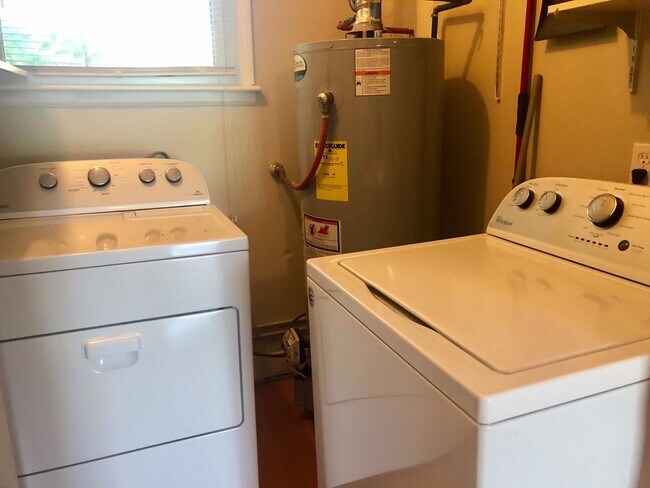 Building Photo - 129 Freedom Dr