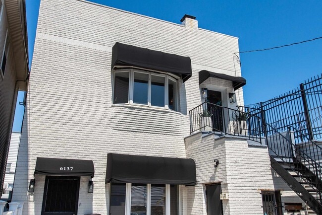 Building Photo - 6137 Adams St
