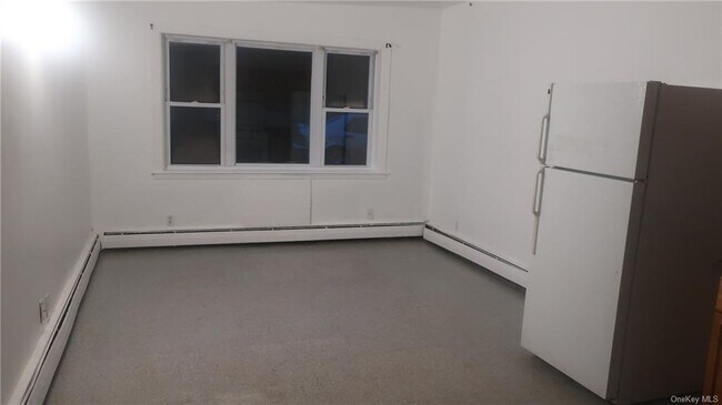 Building Photo - 1525 NY-208