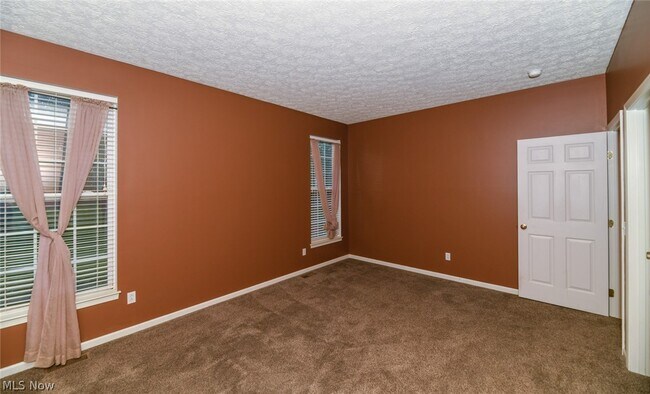 Building Photo - 200 Weatherstone Ct