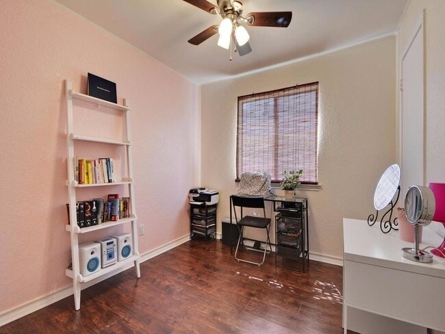 Building Photo - 2213 Margalene Way