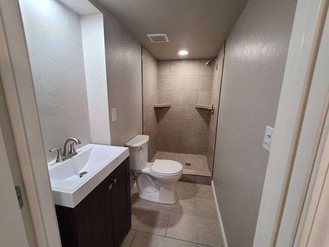 Building Photo - 2211 N Classen Blvd