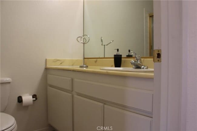 Building Photo - 1673 E Kingsley Ave