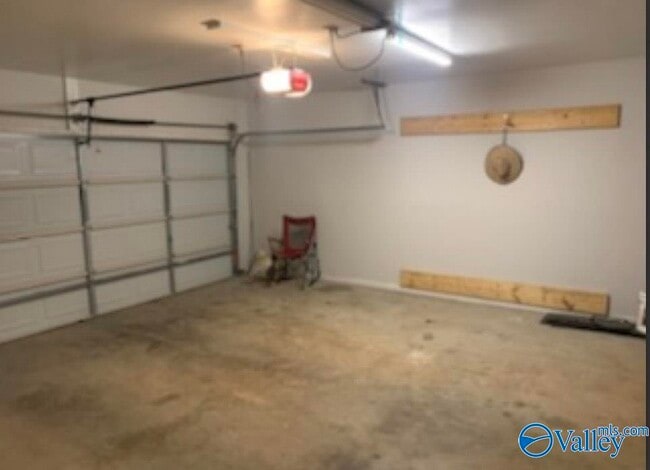 Building Photo - 105 Gibbon Dr