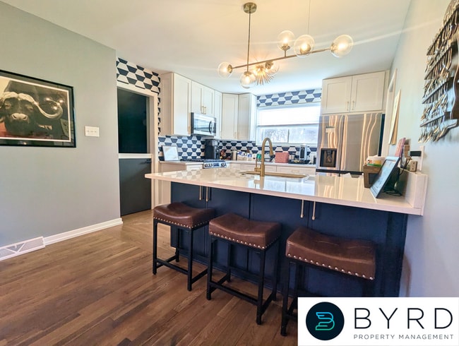 Building Photo - 4209 West End Dr