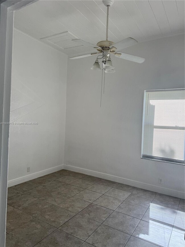 Building Photo - 410 N 58th Ave