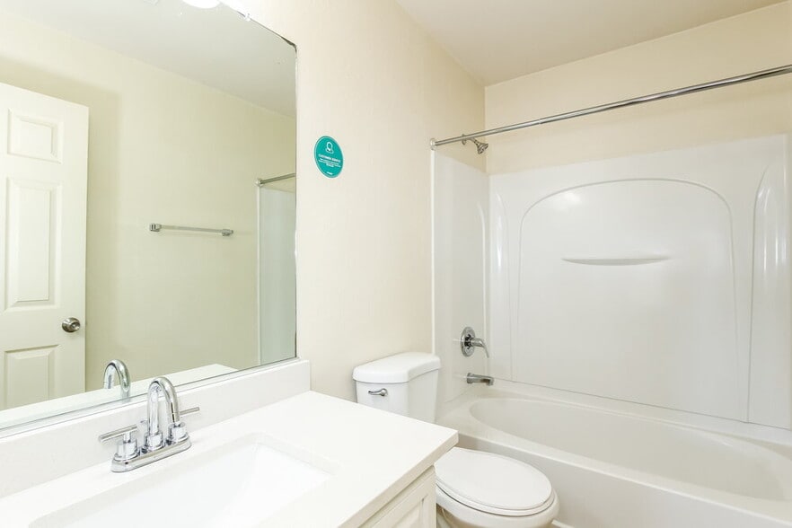 Building Photo - 22807 W Gardenia Dr