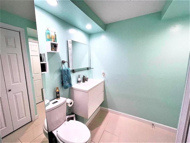 Building Photo - 19 Blackstone Dr