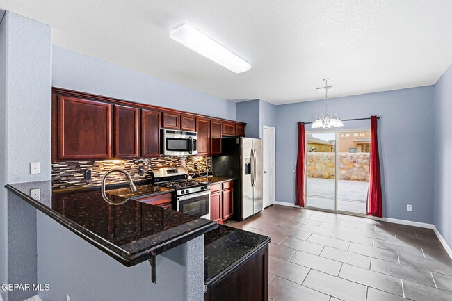 Building Photo - 4917 Ruben Soto