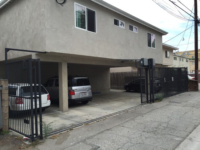 Building Photo - 4062 Inglewood Blvd