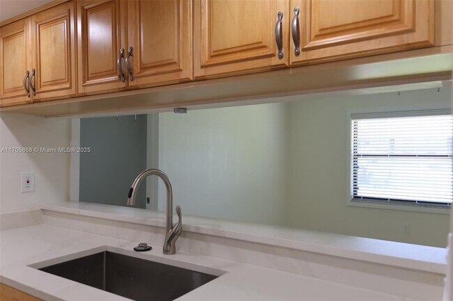 Building Photo - 6040 Shaker Wood Cir