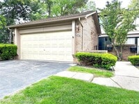 Building Photo - 31404 Hunters Cir Dr