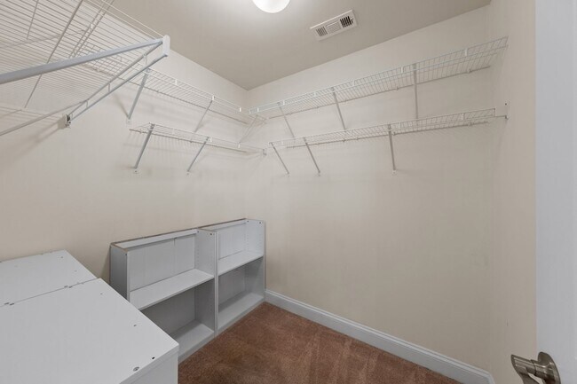 Building Photo - 3002 DaVinci Ct