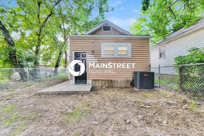 Building Photo - 1 Bedroom Pet-Friendly Home in Louisville, KY with Main Street Renewal