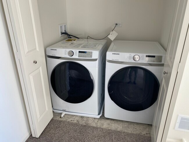 Building Photo - 1300 Catalina Ct