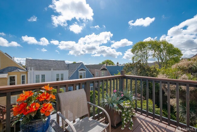 Building Photo - 60 Carmelita St