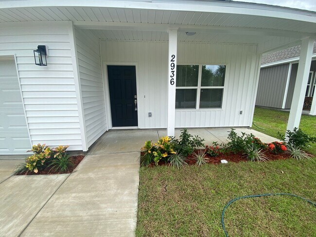 Building Photo - 2936 Hall Ave
