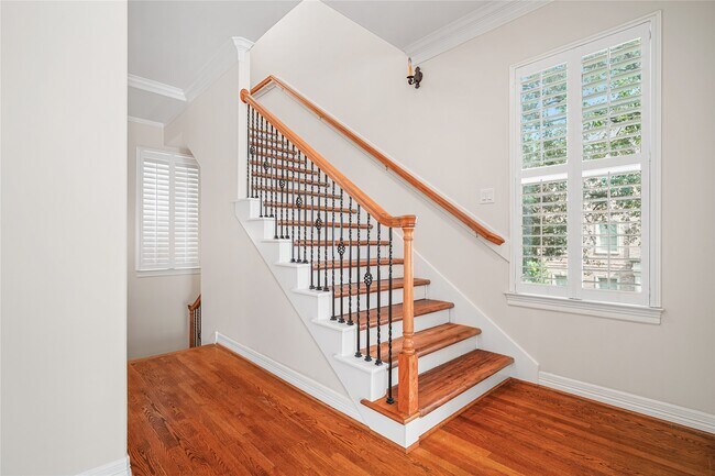 Building Photo - 2150 Bancroft Ln