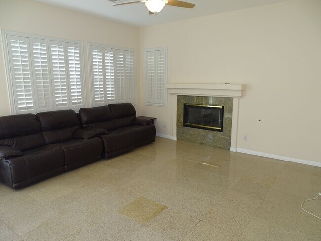 Building Photo - 5 BED Summerlin home w/ 1ST FLOOR BED AND 3/4 BATH