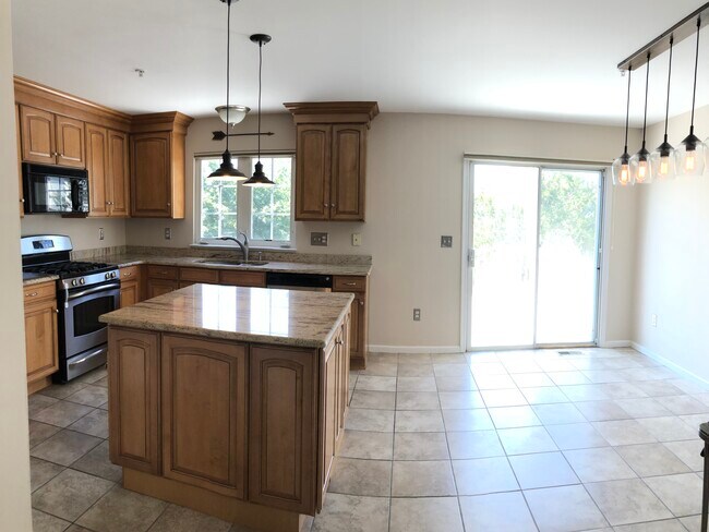 kitchen with dining area - 752 Howards Loop