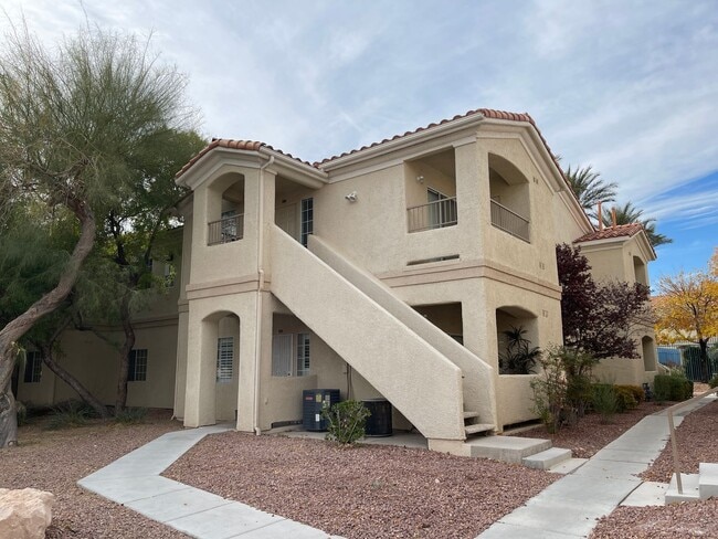 Building Photo - 2 BED 2 BATH CONDO IN GATED COMMUNITY!