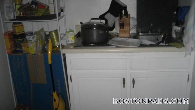 Building Photo - 854 Beacon St