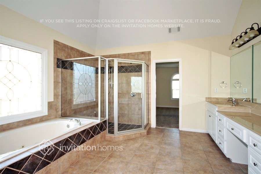 Building Photo - 2049 Mapmaker Dr NE