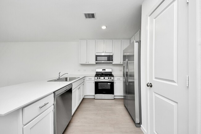 Building Photo - 29643 Knollwood Bay Rd