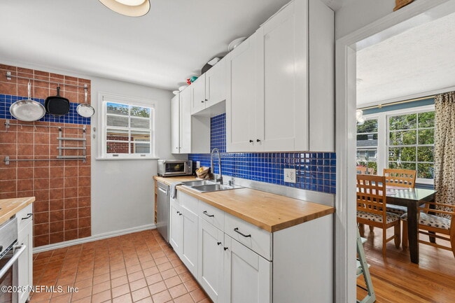 Building Photo - 1650 Parrish Pl