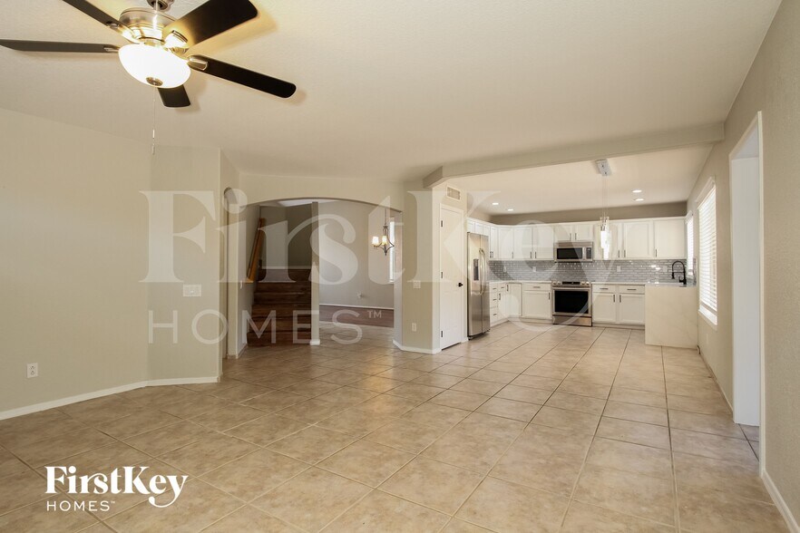 Building Photo - 12183 N New Dawn Ave