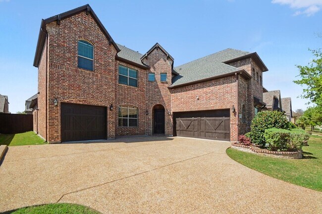 Building Photo - 3323 Royal Ridge Dr