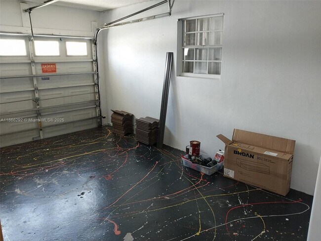 Building Photo - 2424 SW 143rd Pl