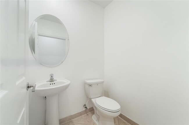 Building Photo - 128 SW 128th Pl