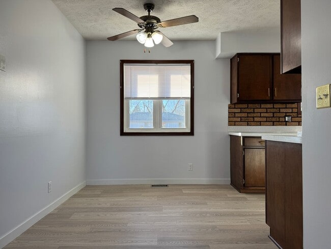 Building Photo - Comfortable 3-Bedroom Home with Park Access & Easy Commute