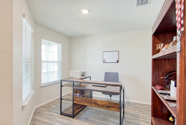 Building Photo - Kendall Brook Unit 1B