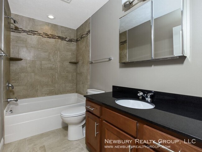 Building Photo - Banksville Place Townhomes